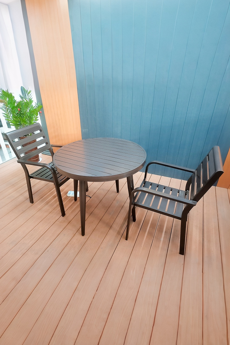 Nordic Minimalist Style Aluminiumlegierungstisch und Stuhl
