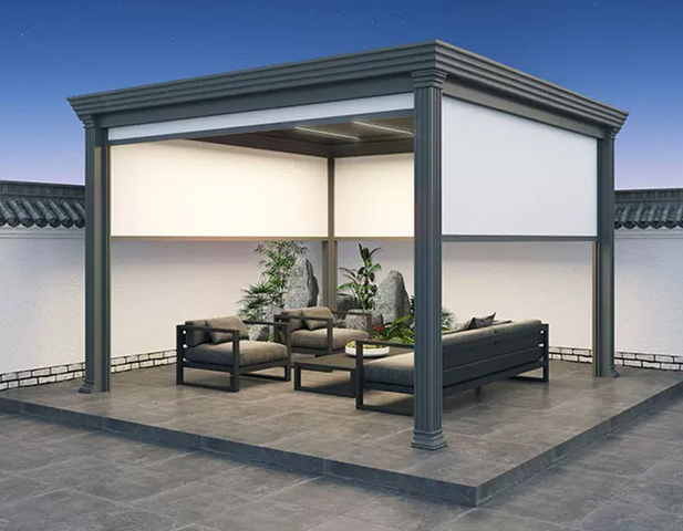 Pergola en aluminium avec rideaux électriques à vent